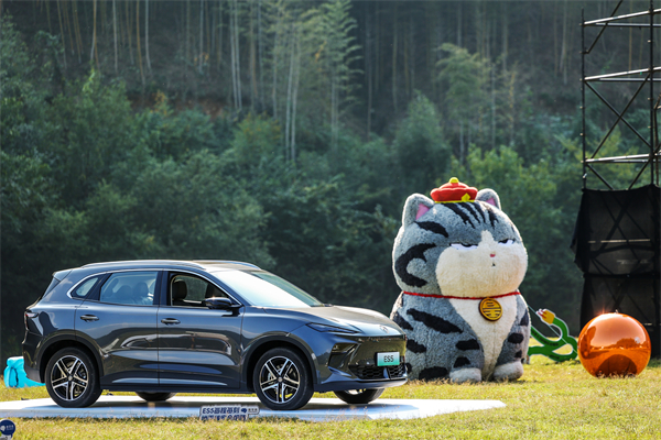 全球高标准纯电后驱SUV MG ES5宠你自在生活，增换购惊喜价9.99万元起