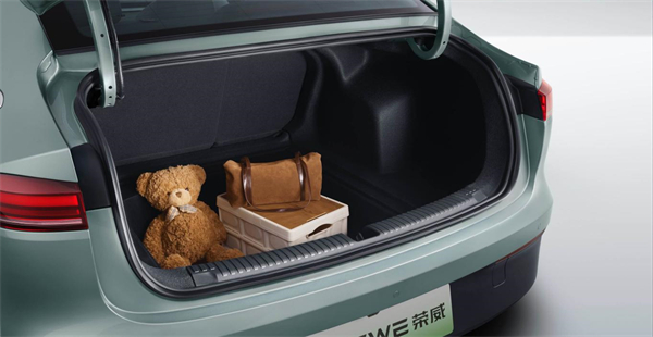 7.98万起！荣威纯电D6上市，A+级市场迎来“价值王者”